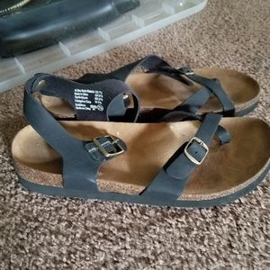 Ladies sandals